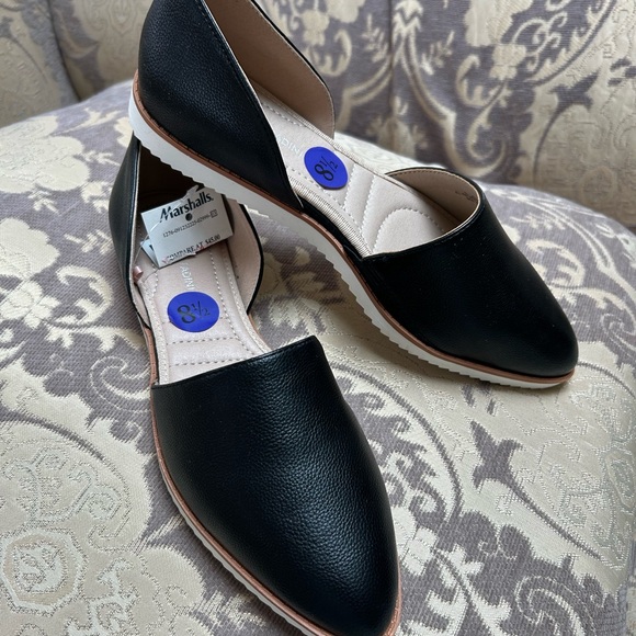 Adrienne Vittadini Shoes - Adrienne Vittadini Black Leather Flats shoes Brand New 8.5 sz for all occasions